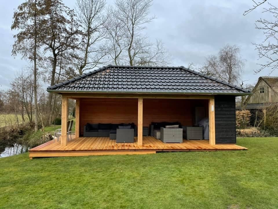Overkapping, Houtbouw van Lingen uit Kollumersweach
